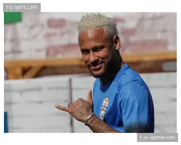 内马尔或加盟曼联？转会传闻引发足坛热议