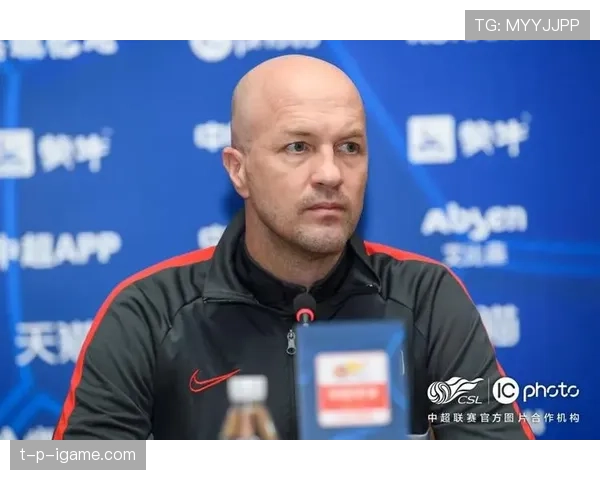 克鲁伊夫执教理念再现,球队风格重塑的成功案例引人关注 克鲁伊夫执教理念再现,球队风格重塑的成功案例引人关注